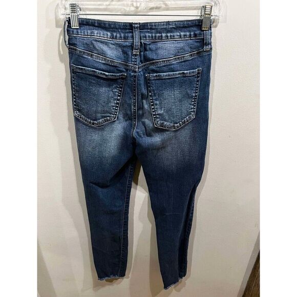 So Jeans Women's Size 3 Ultimate Ankle Jeggings High Rise Whiskered Faded Frayed - Picture 2 of 8